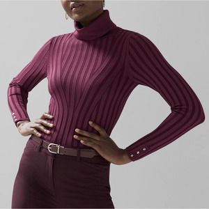 White House Black Market Long Sleeve Ribbed Turtleneck in Port, Size S